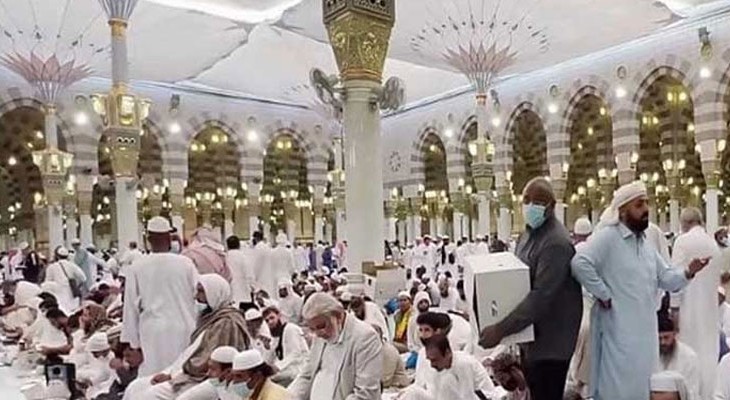 মসজিদে নববীতে হাজার হাজার মুসল্লি ইতিকাফ করছেন