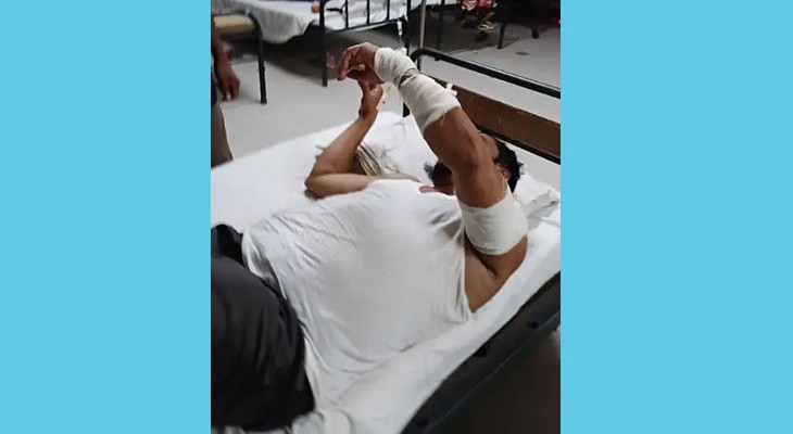 চাঁদা না পেয়ে কৃষকদল নেতাকে কুপিয়ে জখম, হোটেল ভাঙচুর