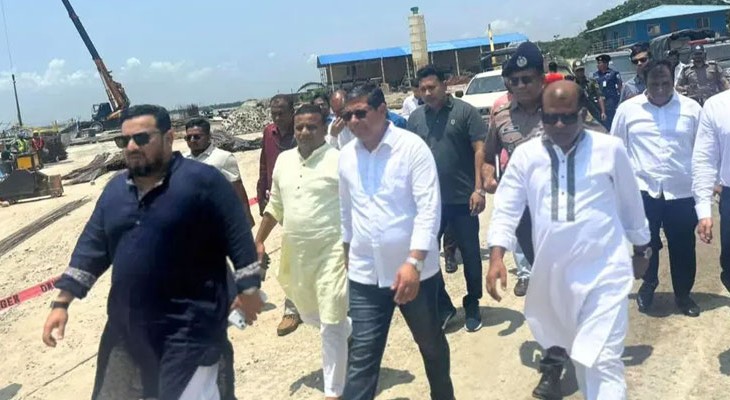 চট্টগ্রামে কর্ণফুলী ড্রাই ডক পরিদর্শন করলেন তিন প্রতিমন্ত্রী